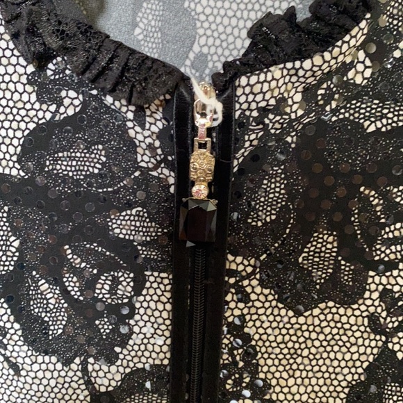 Lace Look Jacket - Picture 2 of 3